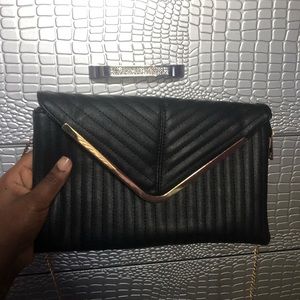 black crossbody bag
